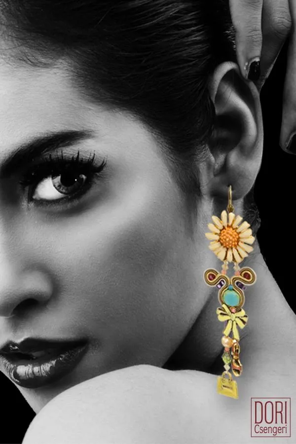 Florentin Daisy Dangle Earrings